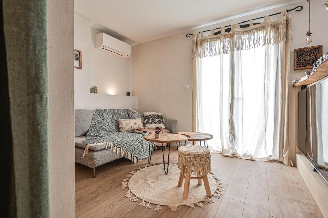 Appartement Retire De La Location 라시오타 외부 사진